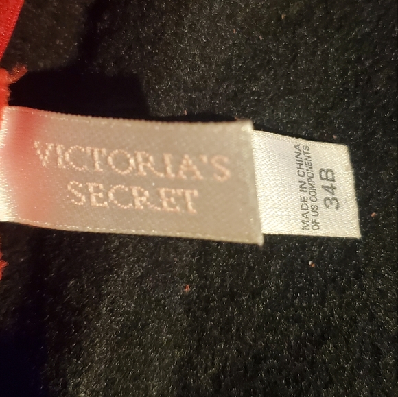 Victoria's Secret Bra and Thong Panty Set -  Red - Vintage sz M/34B - Picture 11 of 16